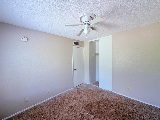 Building Photo - 9611 Blue Creek Ln