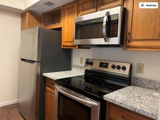 Building Photo - 2826 S Bartell Dr
