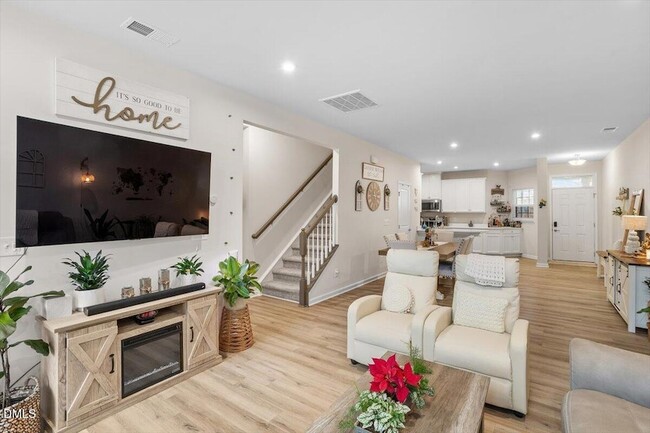 Building Photo - 156 Brier Ridge Dr