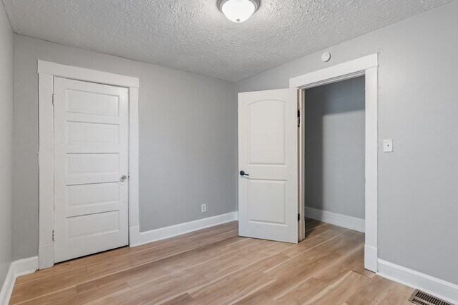 Building Photo - Updated and Move-In Ready 3-Bedroom Home