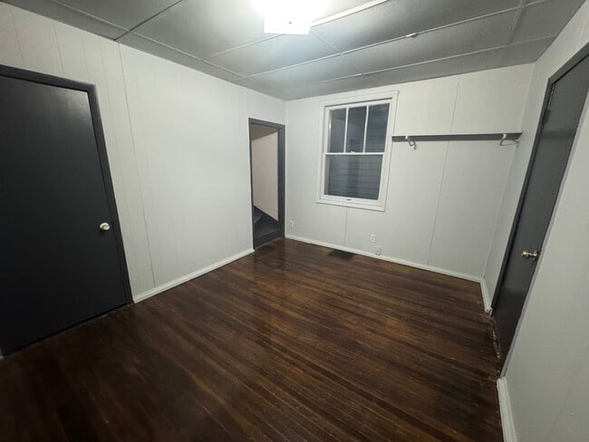 Building Photo - 102 Kentucky-