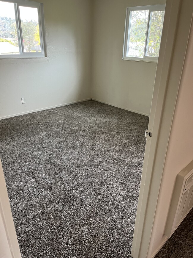 Building Photo - 39 Stark Ln