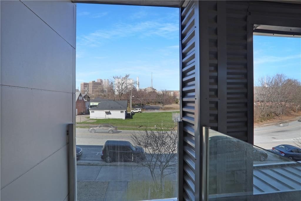 Building Photo - 472 Martin St SE