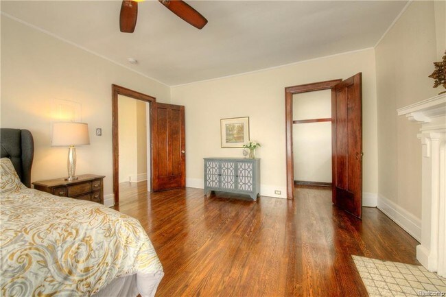 Building Photo - 22 Edison St