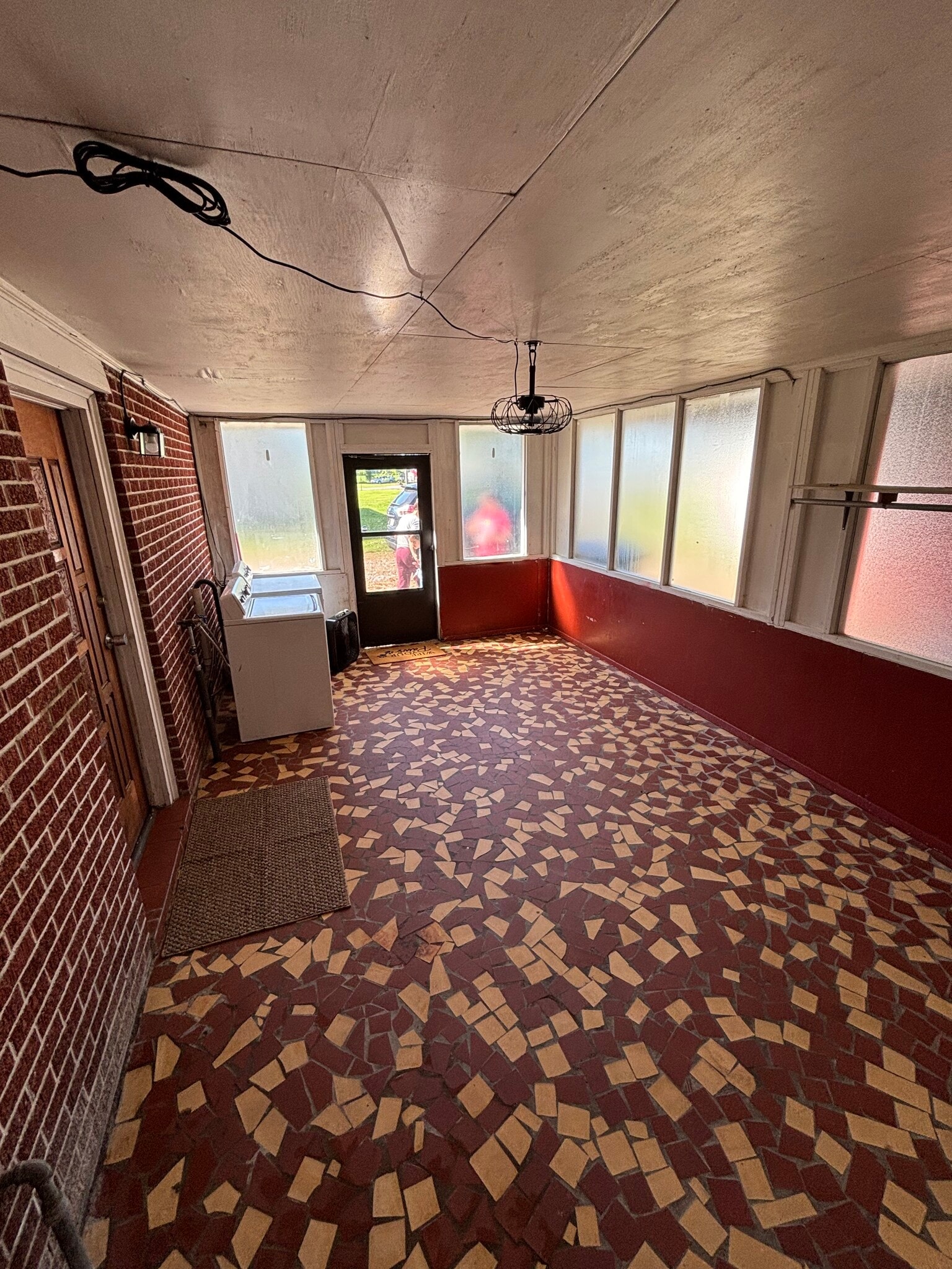 Building Photo - 17415 Sidney rd