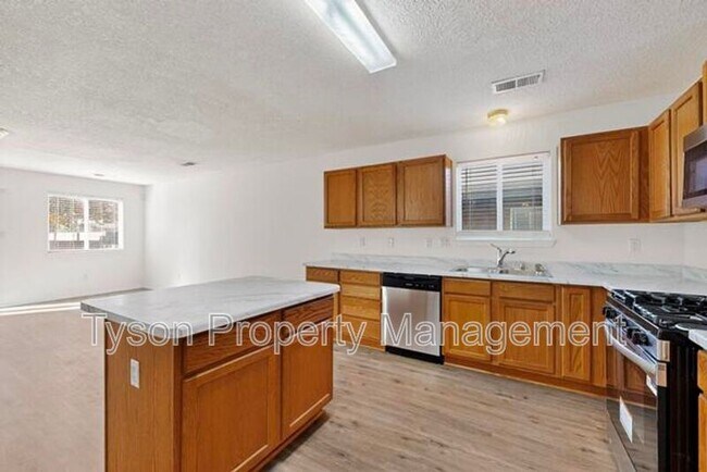 Building Photo - 6605 Ventana Hills Rd NW