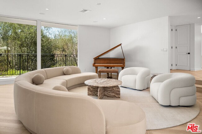 Building Photo - 9620 Highridge Dr