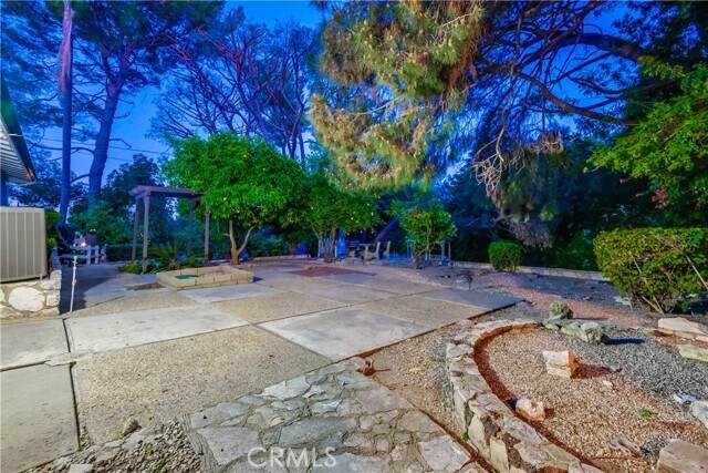 Building Photo - 2 Headland Dr