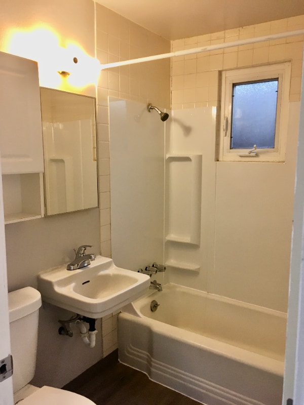 Building Photo - 1215 Queen Anne Ave N