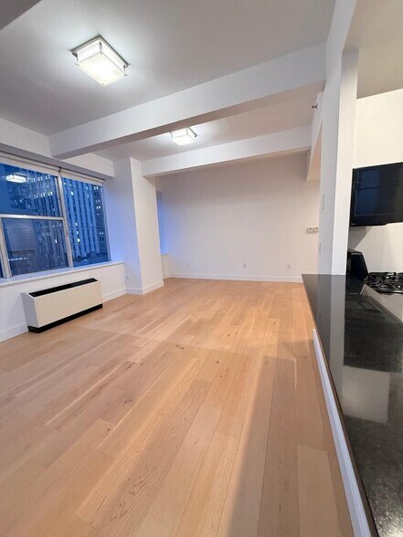 Building Photo - 49 Murray St