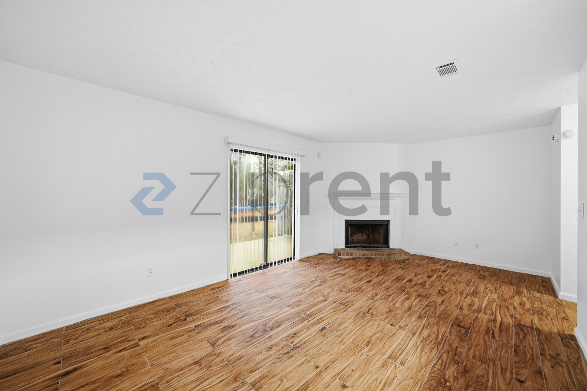 Building Photo - 5893 N Castlegate Dr