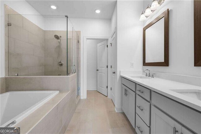 Building Photo - 5440 Howington Ct