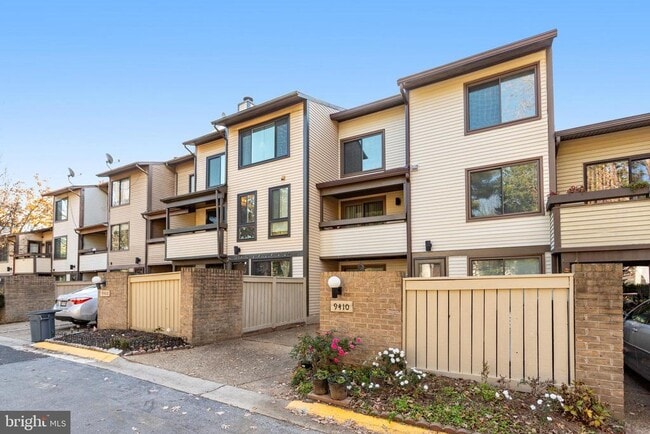 Building Photo - 9410 Walburg Way