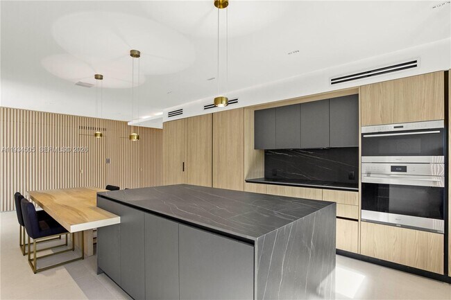 Building Photo - 1661 Daytonia Rd