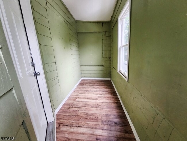 Building Photo - 116 Smith St