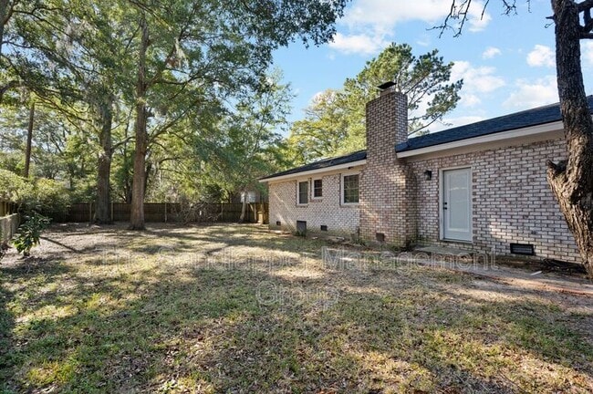 Building Photo - 628 Highwood Cir