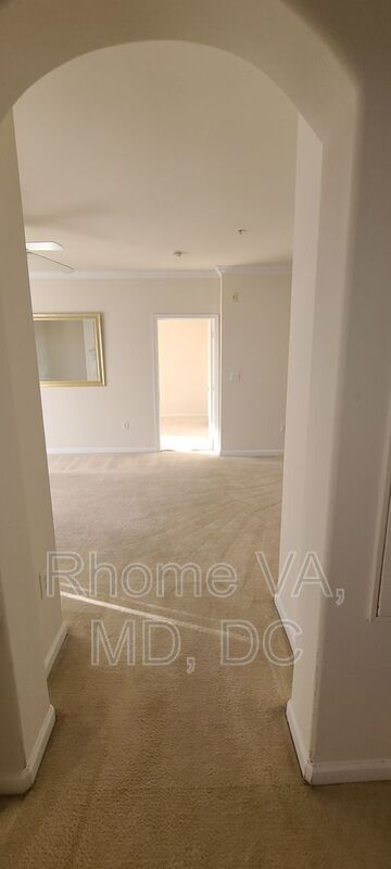 Building Photo - 12917 Centre Park Cir