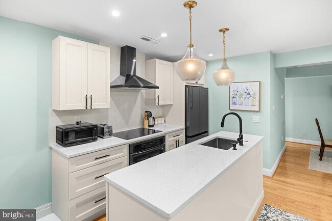 Building Photo - 9820 Georgia Ave