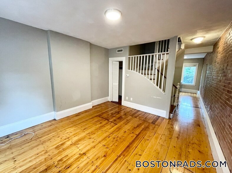 Building Photo - 51 Greenwich St