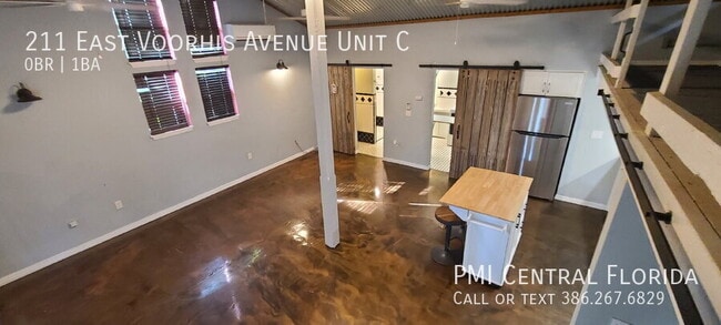 Building Photo - 211 E Voorhis Ave