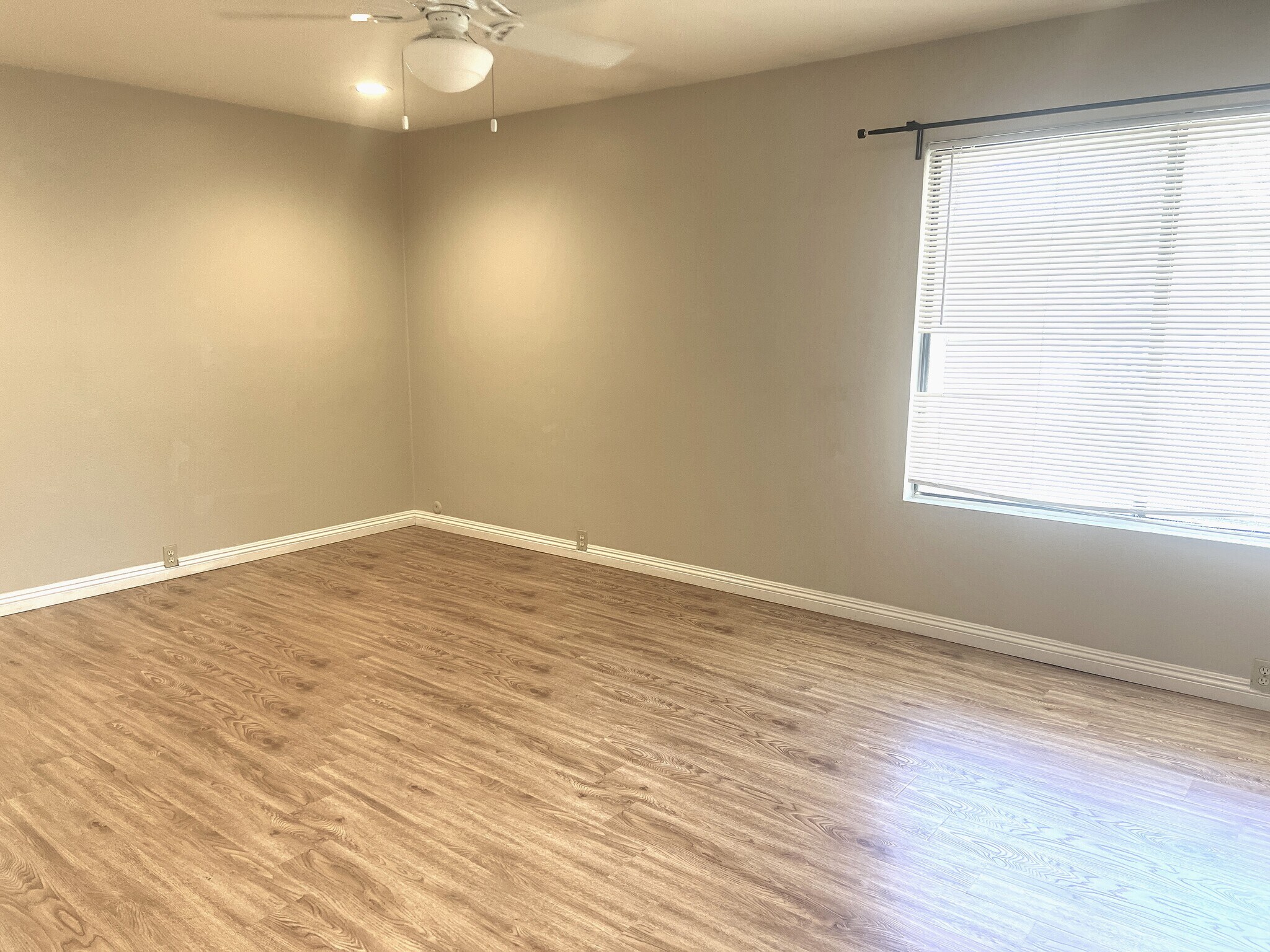 Huge Master Bedoom - 10659 Caminito Cascara