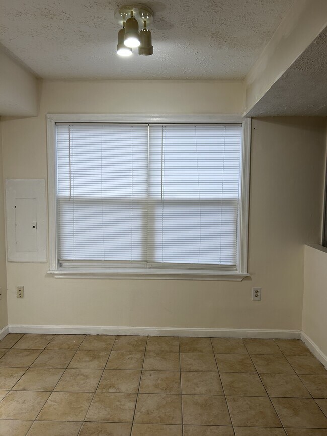 Building Photo - 46354 Columbus Dr