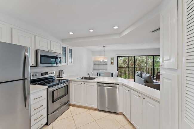 Building Photo - 1605 S US Hwy 1