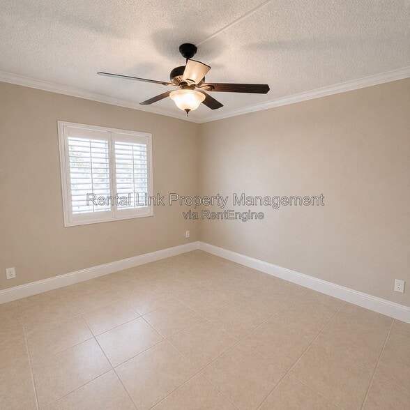 Building Photo - 2264 Winkler Ave