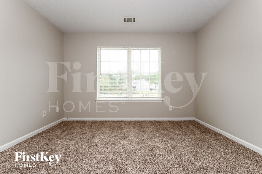 Building Photo - 208 Cane Ave