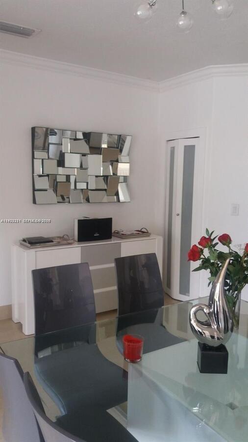 Building Photo - 7903 NW 111th Ct