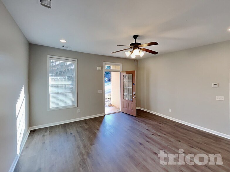 Building Photo - 104 Holcomb Manor Ct