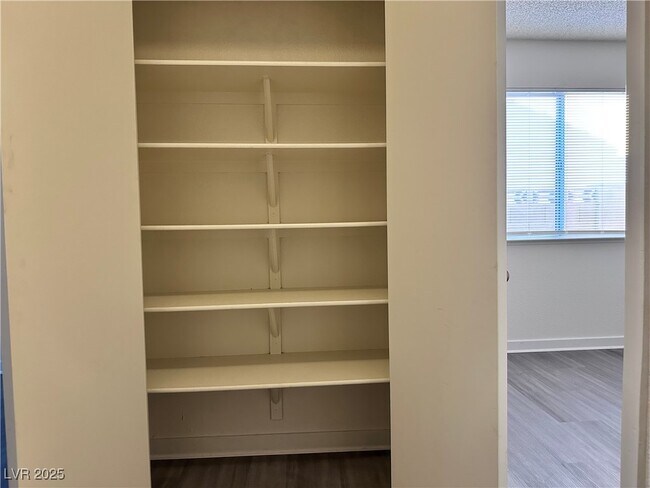 Building Photo - 6517 Chilton Ct