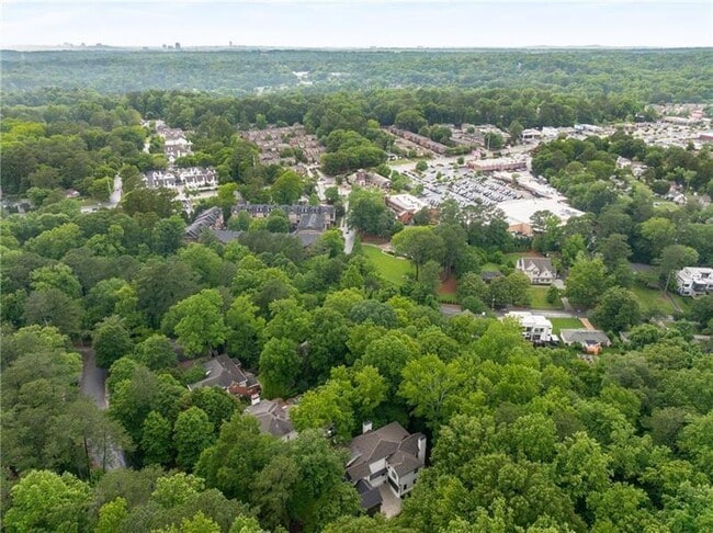 Building Photo - 306 Pinecrest Rd NE