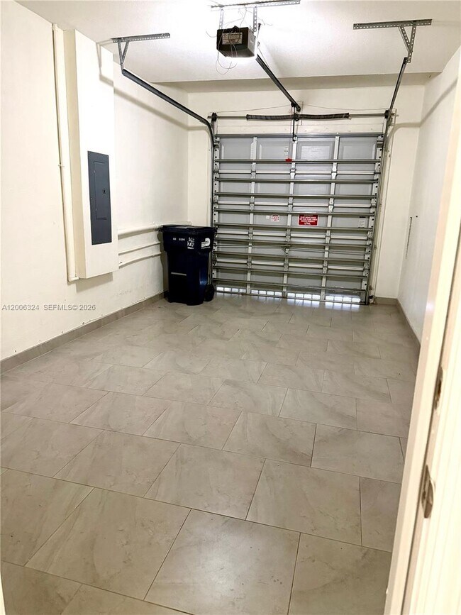 Building Photo - 10747 NW 76th Ln