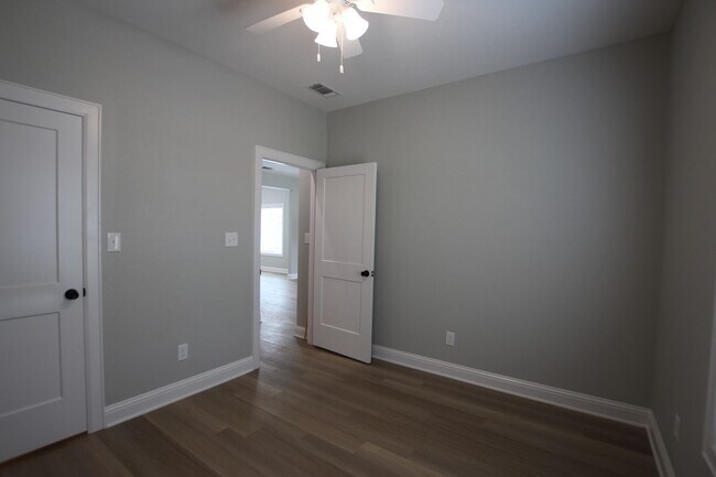 Building Photo - Coming Soon! 3 Bed 2 Bath Town Home in Tyler, Tx!