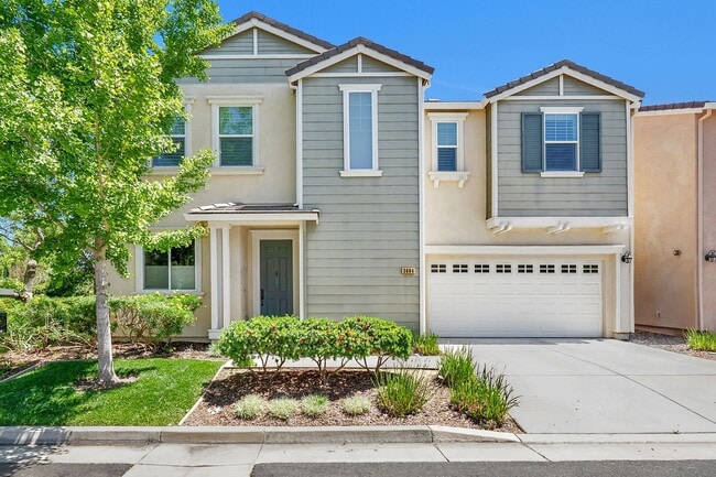 Building Photo - Beautiful East Davis Home