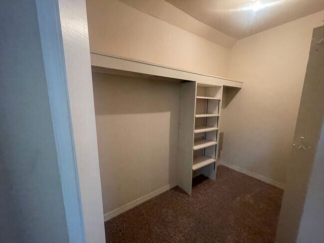 Building Photo - Cypress Lake Front Property in Benton!