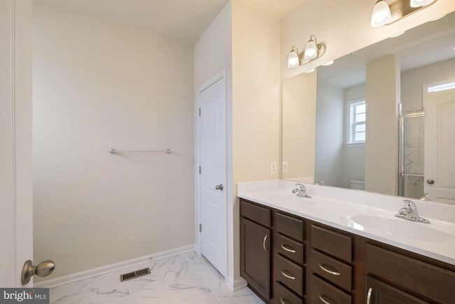 Building Photo - 5986 Passend Dr