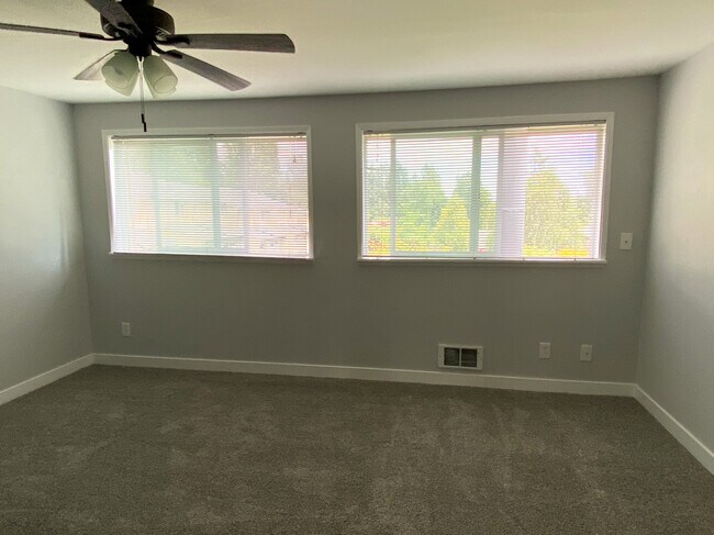 Main bedroom back wall - 237 Shepard Way NW