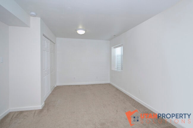 Building Photo - 84 N 240 W