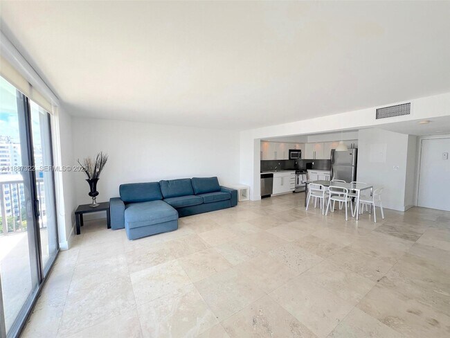 Building Photo - 1800 Collins Ave