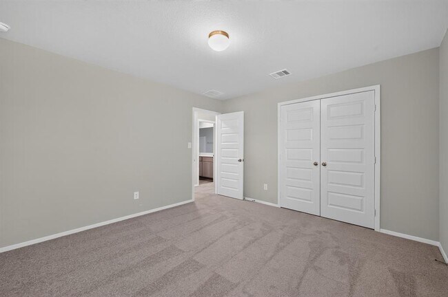 Building Photo - 2704 Towy Rd