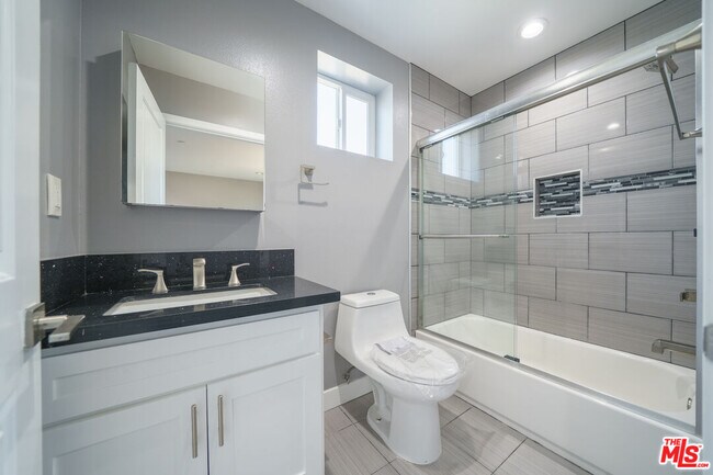 Building Photo - 629 W 83rd St