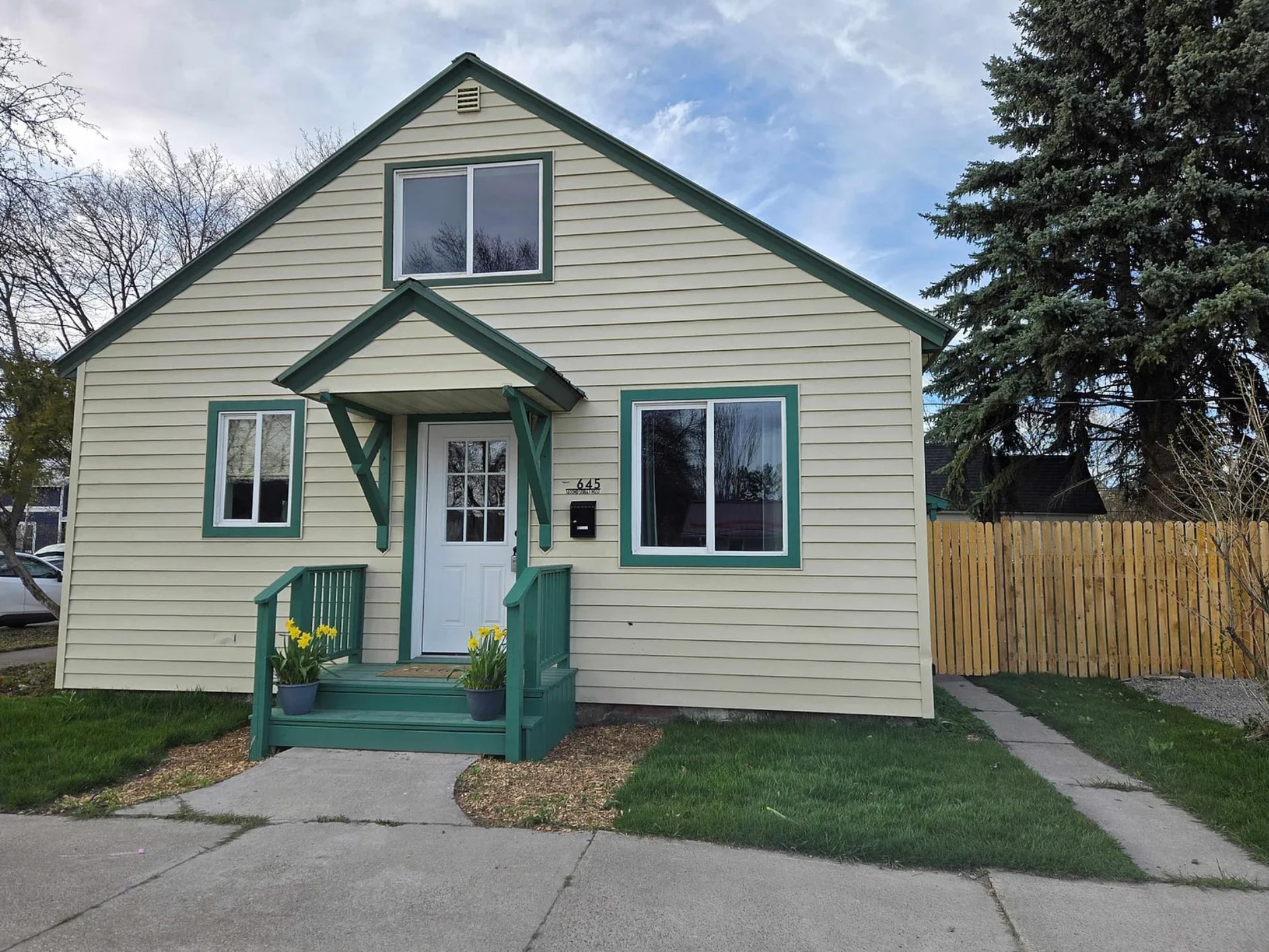 Building Photo - 645 2nd St W