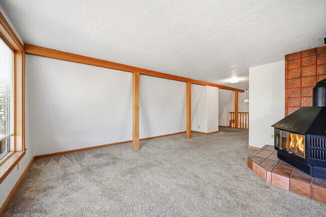 Building Photo - $2,895.95, with $200 Off Cleaning Voucher, 3 Beds - 2 Bath, Single Family Home in Denver with Was...