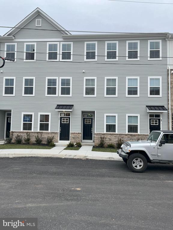 Primary Photo - 9A Ford St