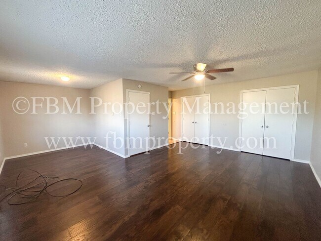 Building Photo - 509 W Denton St