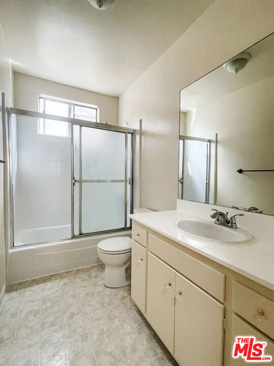 Building Photo - 935 N Alfred St