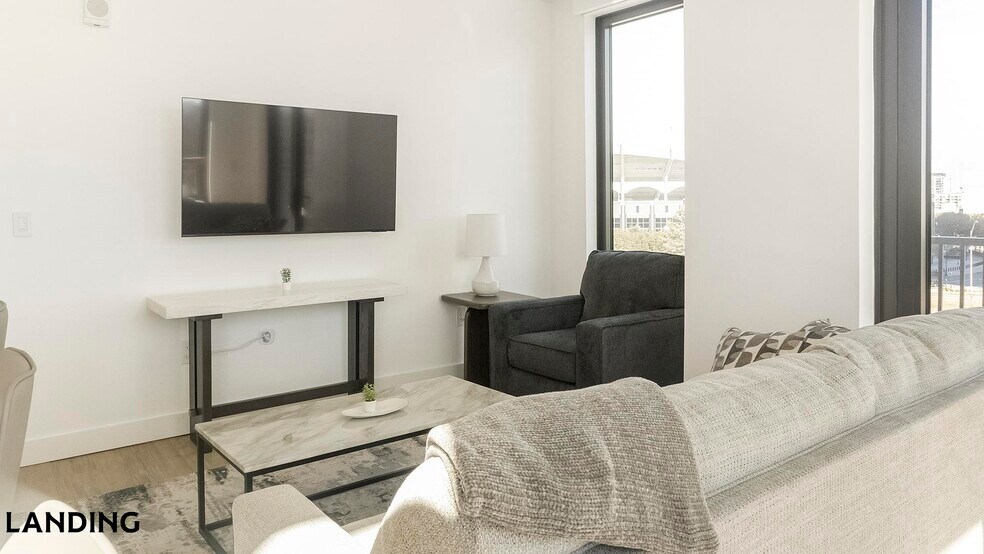 Building Photo - 1007 S Mint St