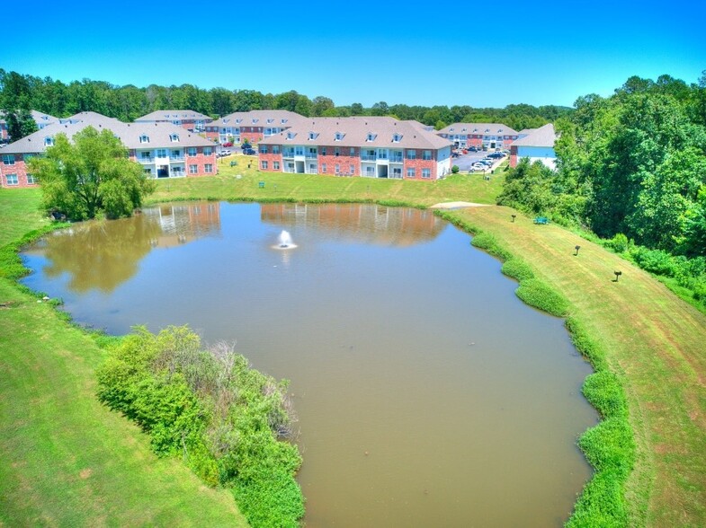 Primary Photo - Forrest Hills Apartments